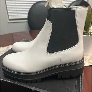 NIB Marc Fisher LTD PATRICK CHELSEA LUGSOLE BOOTIE 7m